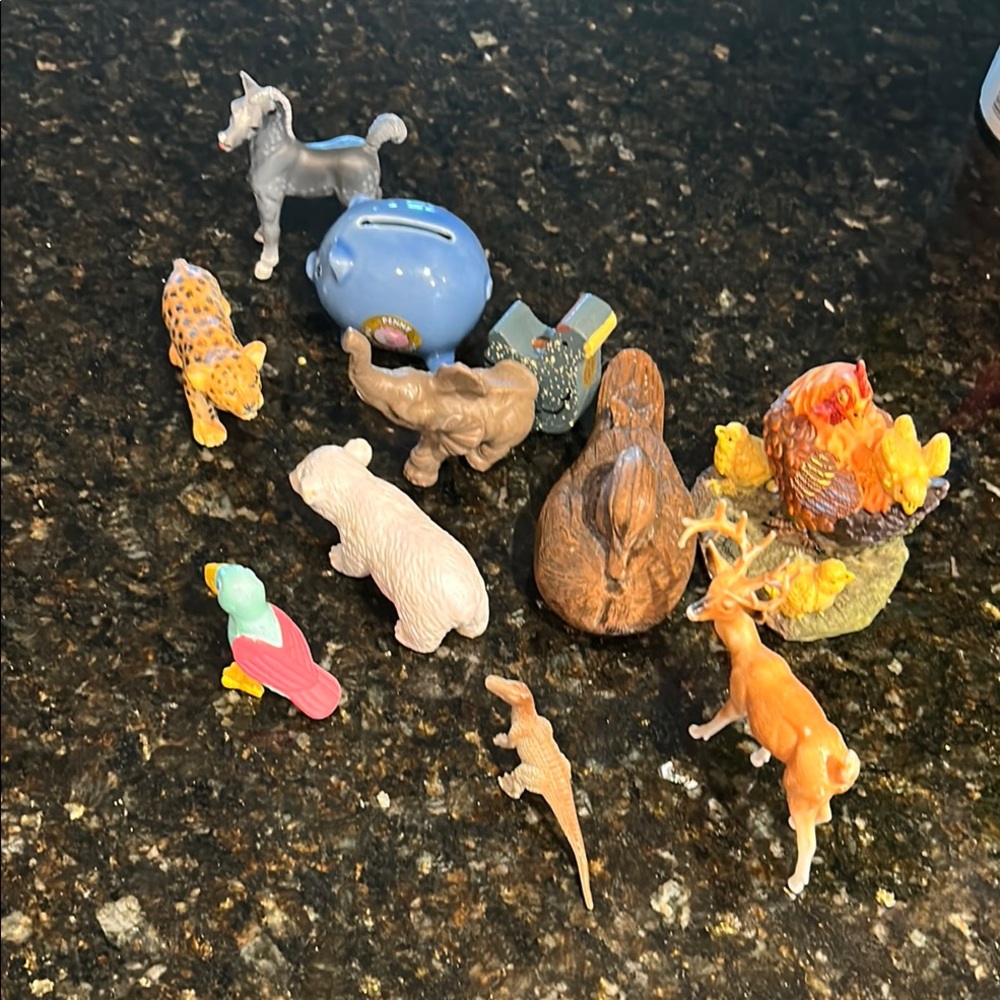11 pcs Assorted Pet/Farm/Jungle Figurines Set